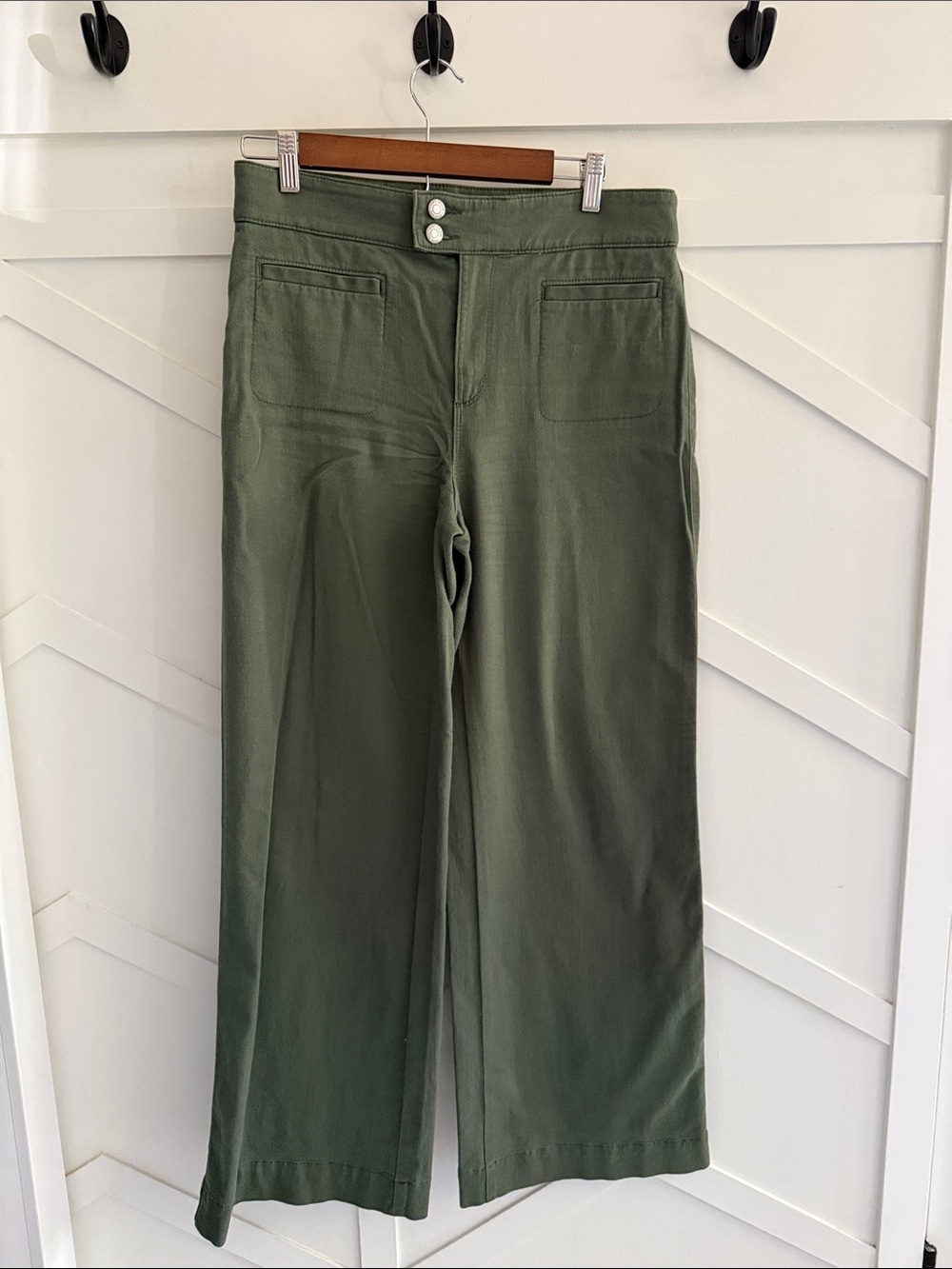Green wide leg pants